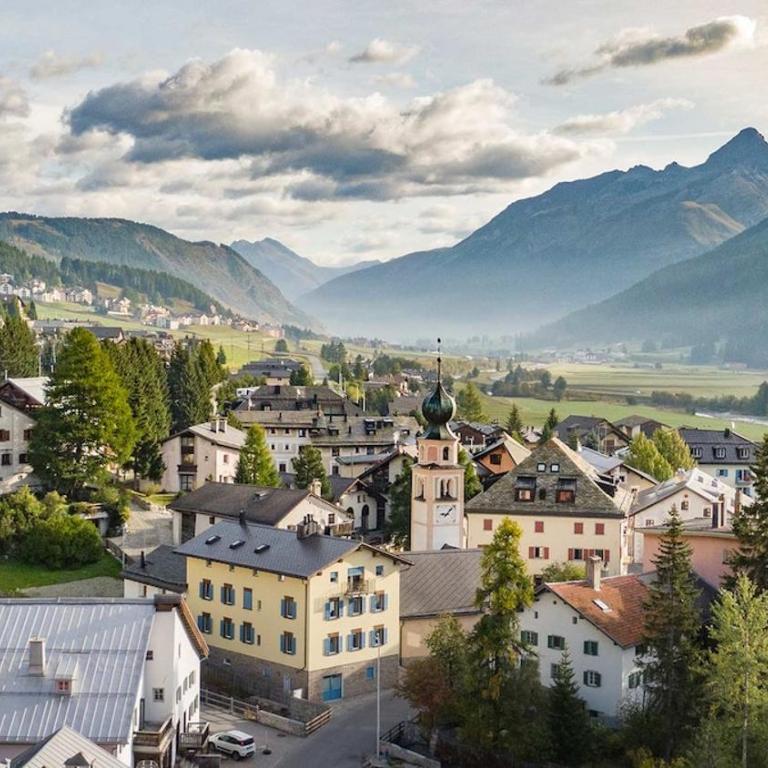 Cozy Retreat near St Moritz with Pool Sauna Fireplace - Apartment mit 1 Schlafzimmer - 54