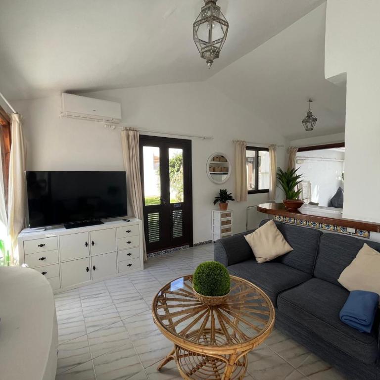 Estepona Villacana next to the beach with garden JO12 - One-Bedroom Apartment with Garden View - 2