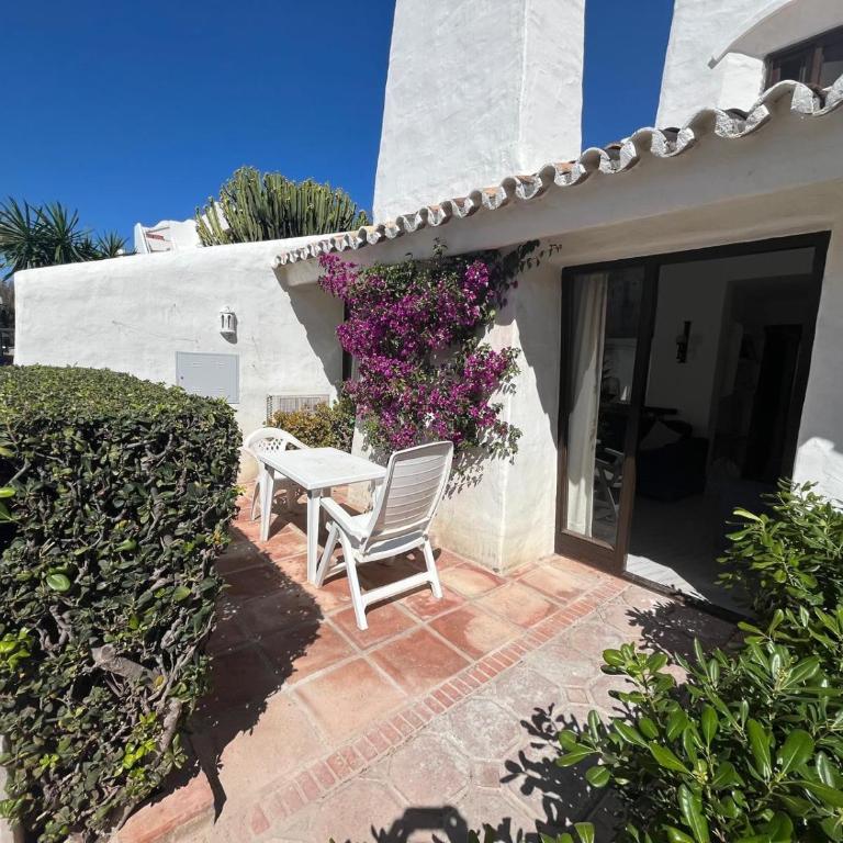 Estepona Villacana next to the beach with garden JO12 - One-Bedroom Apartment with Garden View - 15