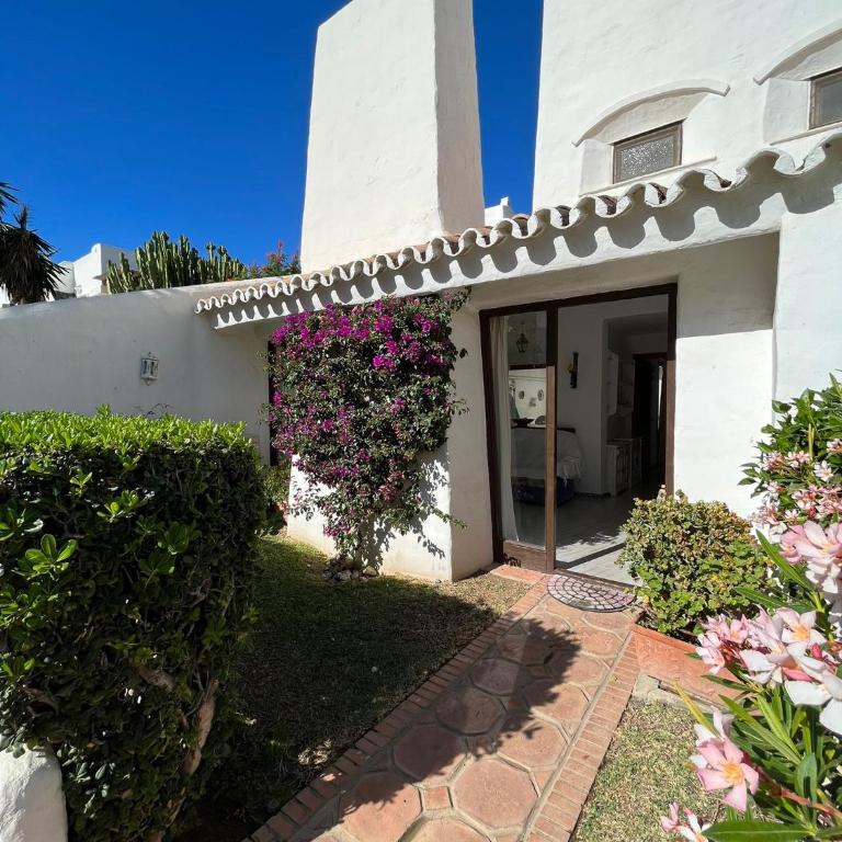 Estepona Villacana next to the beach with garden JO12 - One-Bedroom Apartment with Garden View - 16