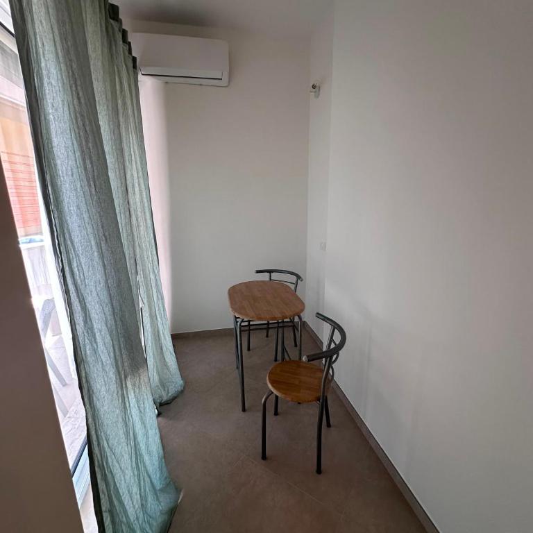 IconicArt - Tourist Accommodation - Camera Matrimoniale Deluxe con Balcone - 15