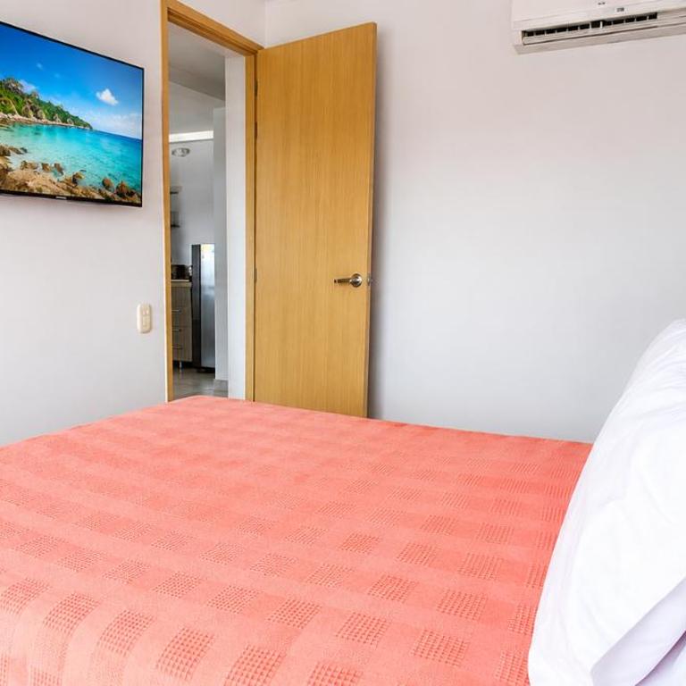 Great Laureles views, Cold AC and best price - One-Bedroom Apartment - 3