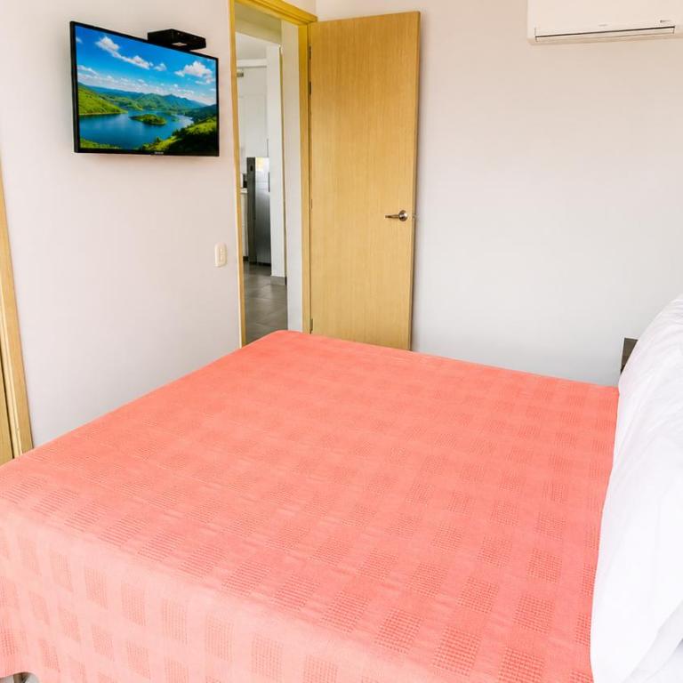 Great Laureles views, Cold AC and best price - One-Bedroom Apartment - 10