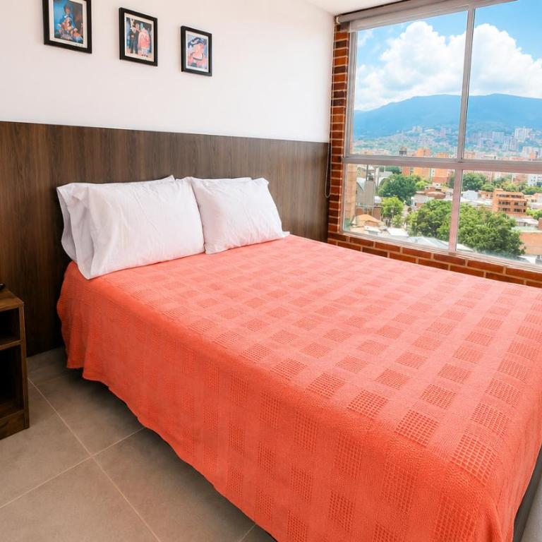 Great Laureles views, Cold AC and best price - One-Bedroom Apartment - 20