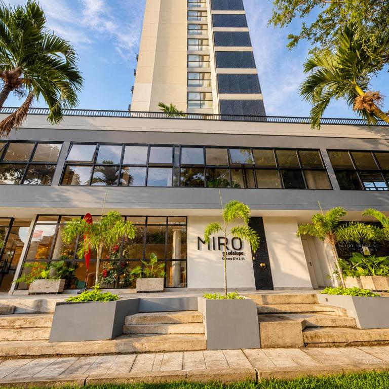 Exclusive Apt South Cali 11th Fl 5 min Mall Plaza - One-Bedroom Apartment with View - 17