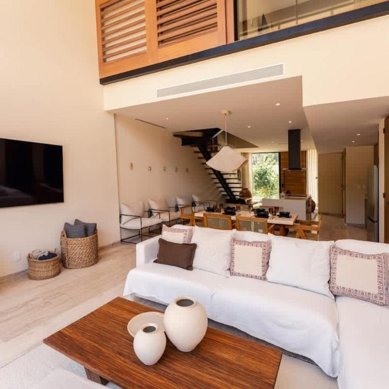 Private Oasis Mistiq, Rooftop Pool, Beach Shuttle - Three-Bedroom Villa - 22