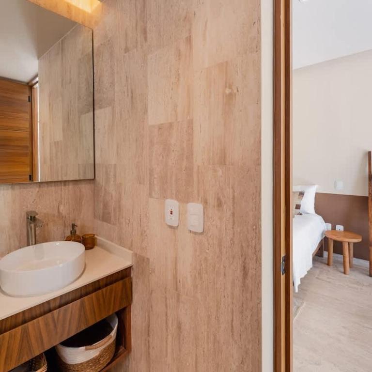 Private Oasis Mistiq, Rooftop Pool, Beach Shuttle - Three-Bedroom Villa - 26