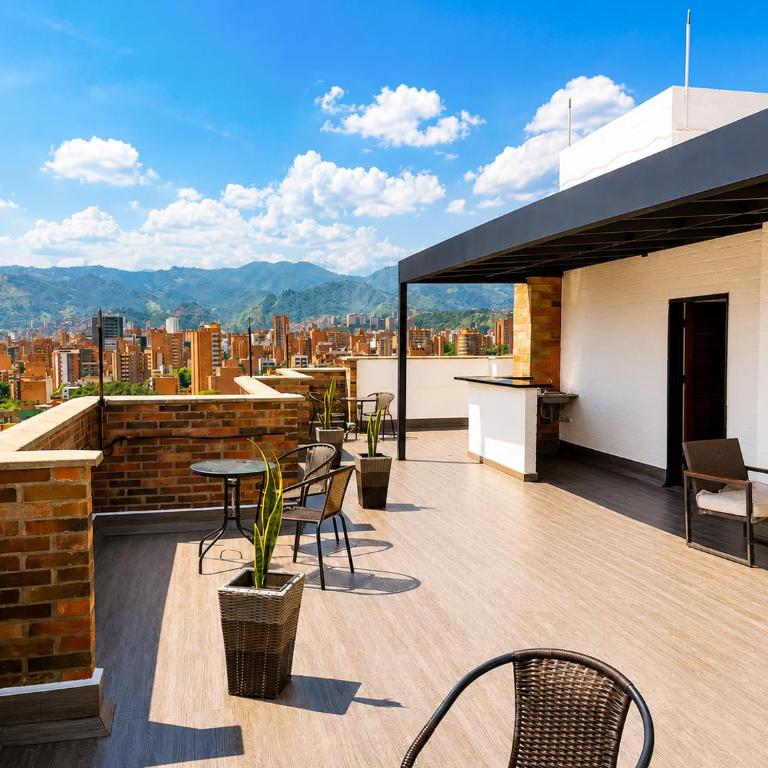 Laureles penthouse, jacuzzi-rooftop fun in the sun - One-Bedroom Apartment - 18