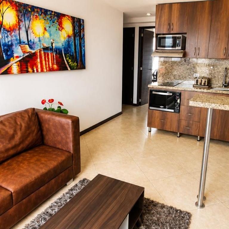 Laureles penthouse, jacuzzi-rooftop fun in the sun - One-Bedroom Apartment - 6
