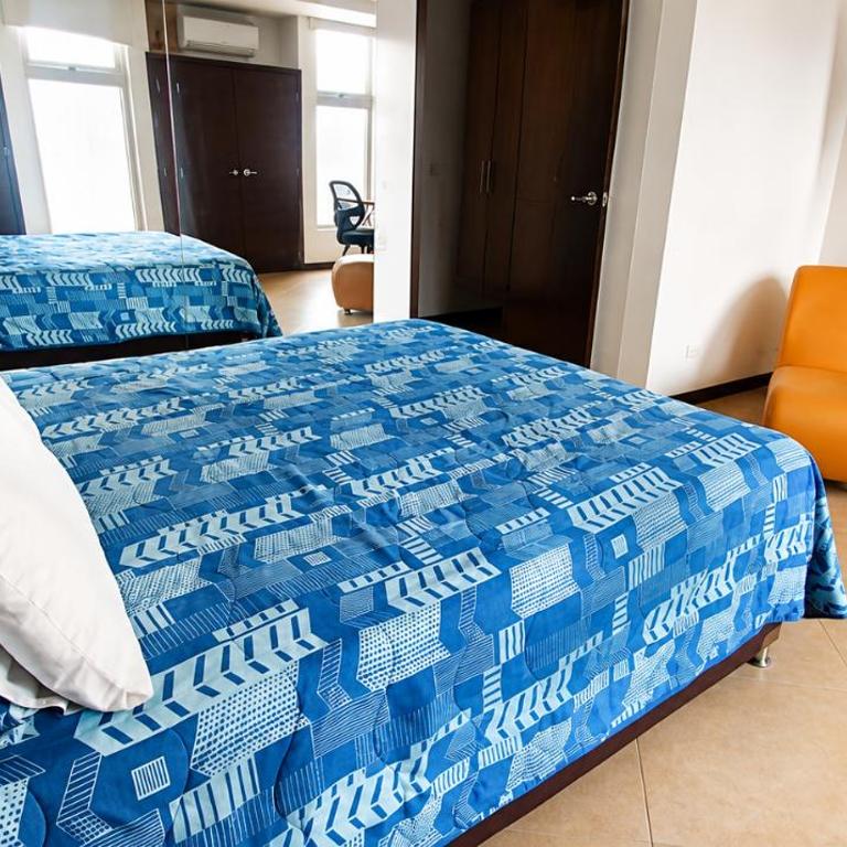 Laureles penthouse, jacuzzi-rooftop fun in the sun - One-Bedroom Apartment - 17