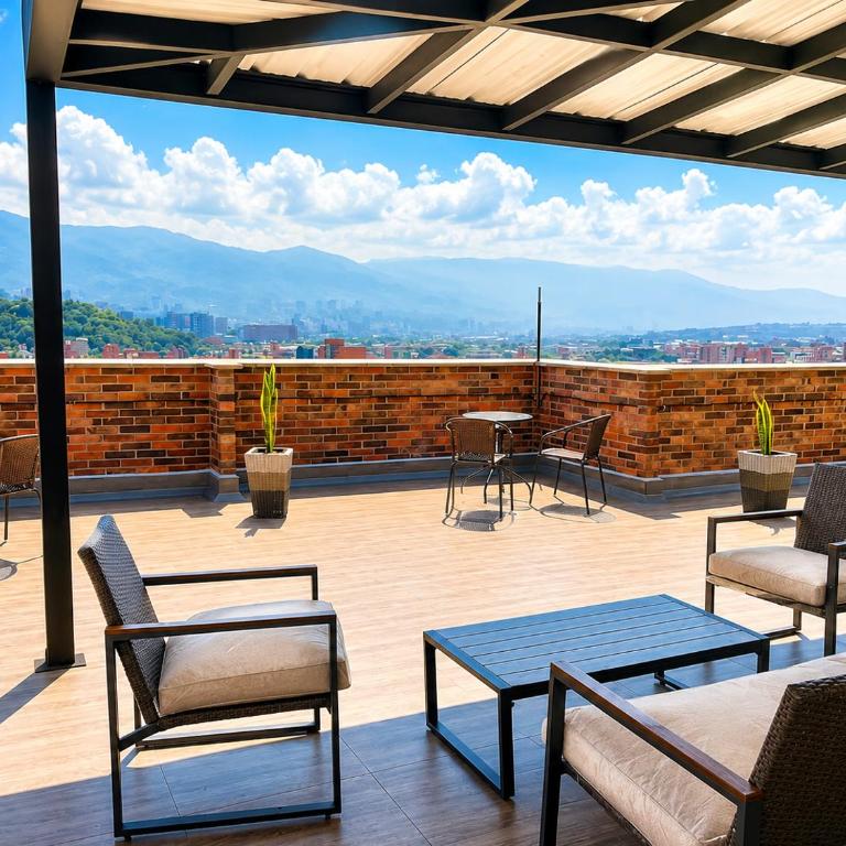 Laureles penthouse, jacuzzi-rooftop fun in the sun - One-Bedroom Apartment - 14