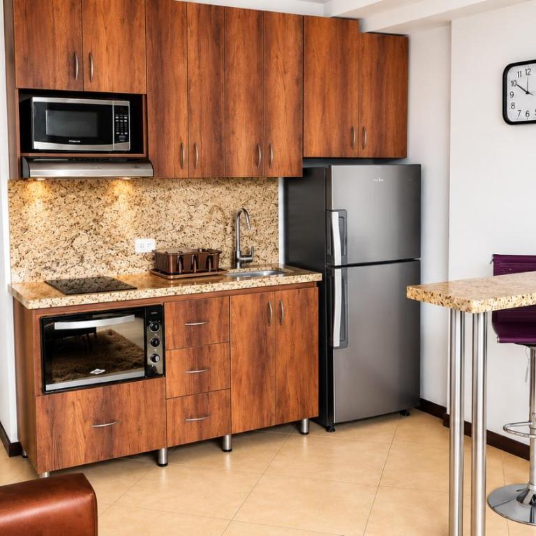 Laureles penthouse, jacuzzi-rooftop fun in the sun - One-Bedroom Apartment - 12