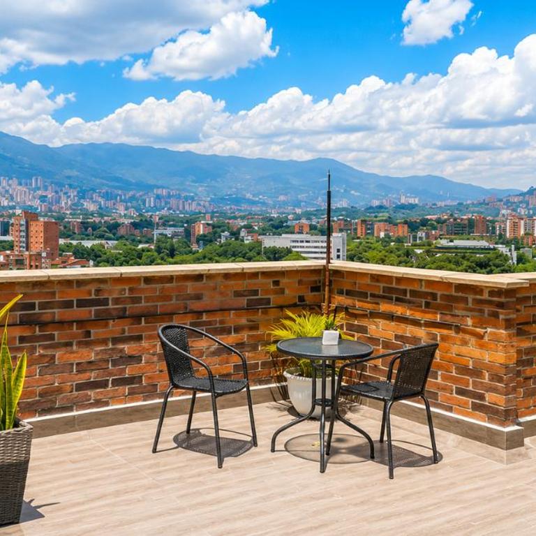 Laureles penthouse, jacuzzi-rooftop fun in the sun - One-Bedroom Apartment - 27
