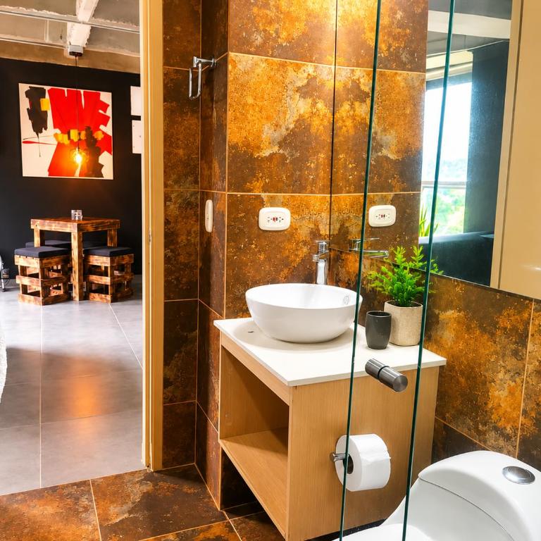 Stylish Laureles Loft in Medellin - One-Bedroom Apartment - 9