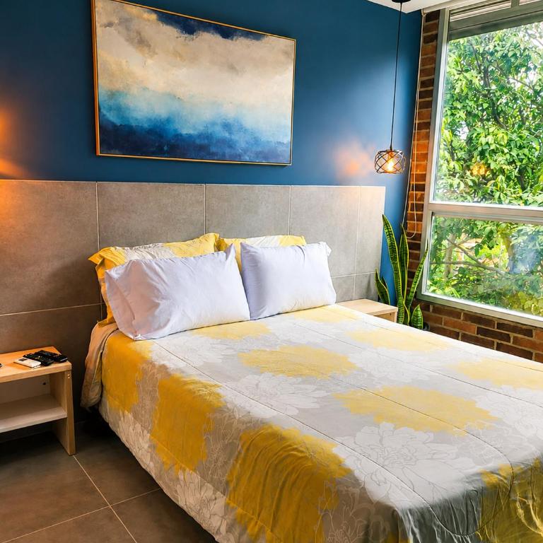 Stylish Laureles Loft in Medellin - One-Bedroom Apartment - 13