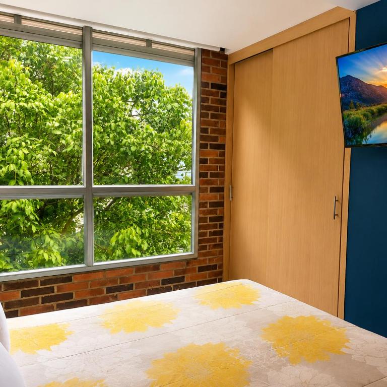 Stylish Laureles Loft in Medellin - One-Bedroom Apartment - 26
