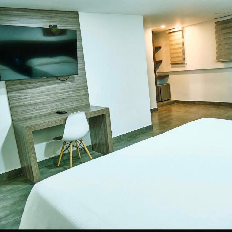 Hotel Qatar Cali - Double Room with Two Double Beds - 9