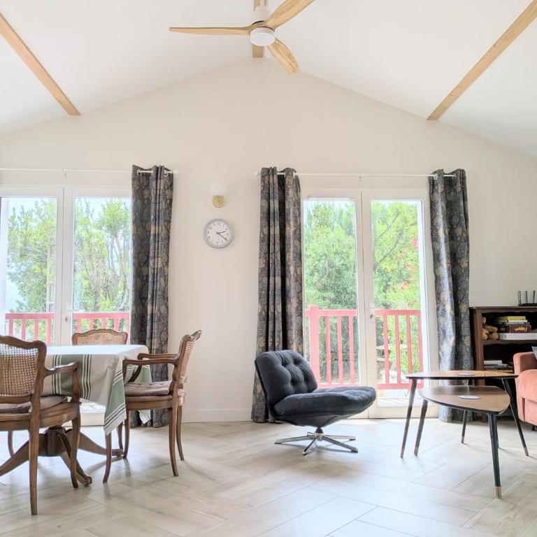 Biarritz appartement 2 adultes, 2 enfants à proximité immédiate des plages et des commerces - Appartement avec Vue sur la Montagne - 6