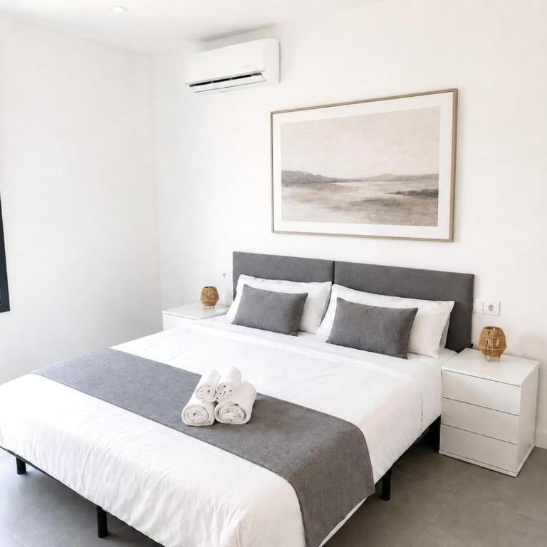 Casa con piscina y terraza junto Hotel Bali - Apartment - 8