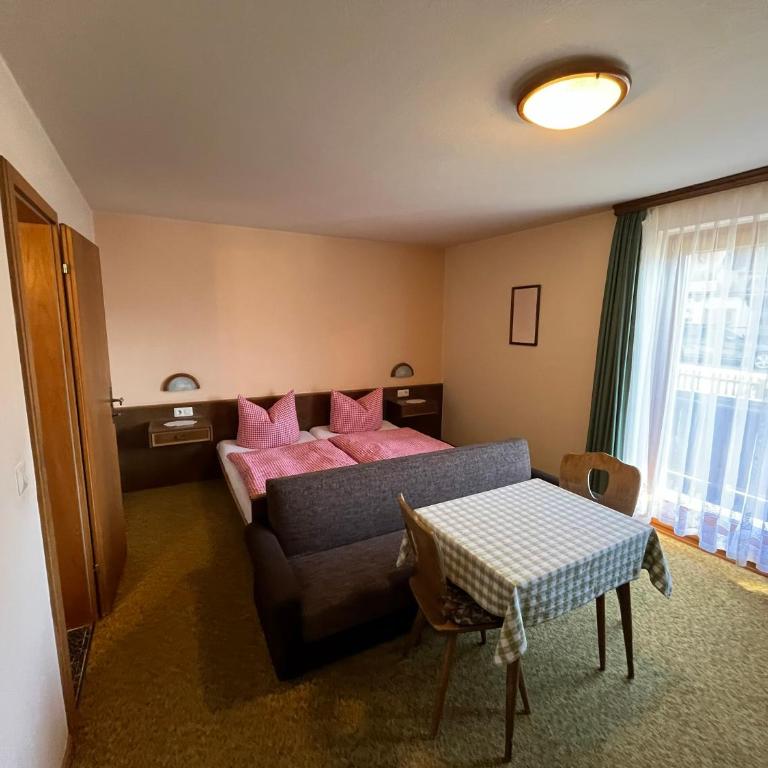 Gästehaus Reiter - Doppel-/Zweibettzimmer mit Seeblick - 3