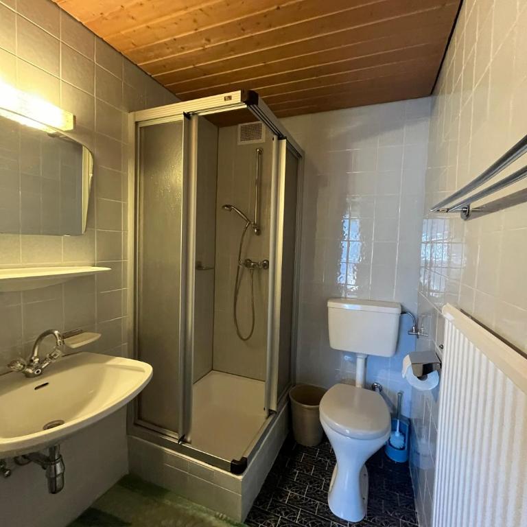 Gästehaus Reiter - Doppel-/Zweibettzimmer mit Seeblick - 1