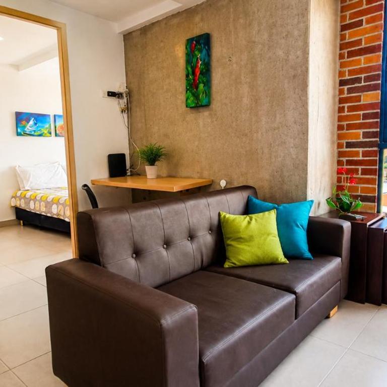 Mingle with the beautiful Paisas, Perfect location - Apartamento de 1 dormitorio - 19
