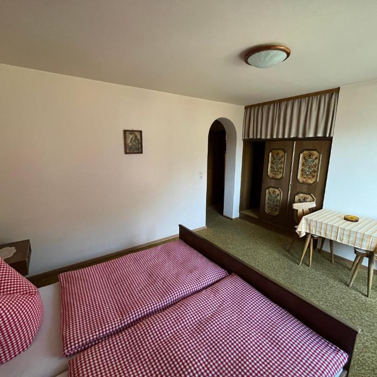 Gästehaus Reiter - Doppel-/Zweibettzimmer mit Seeblick - 2