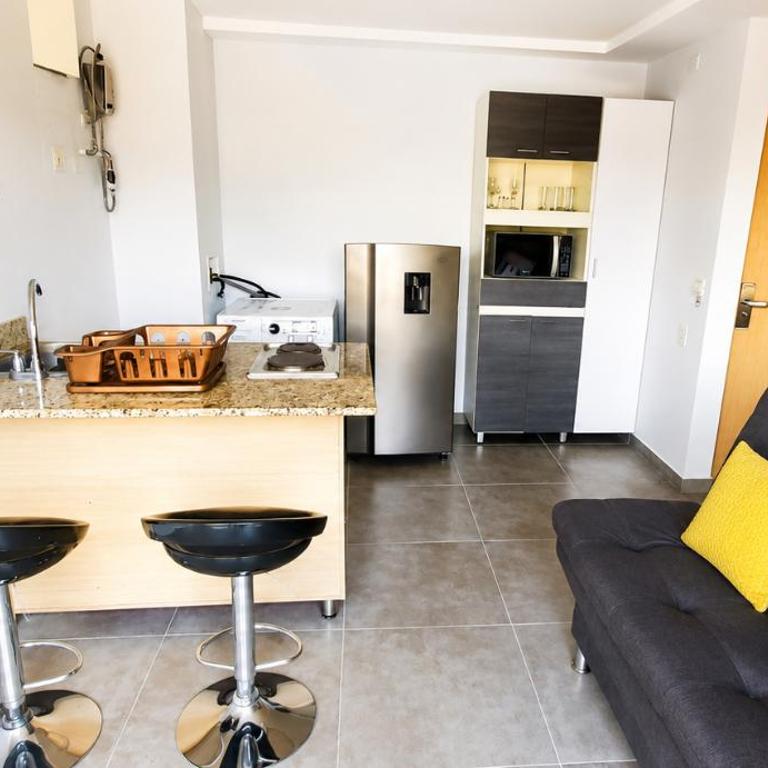 Cold AC-fast Wi-Fi-great location-Medellin fun - One-Bedroom Apartment - 5