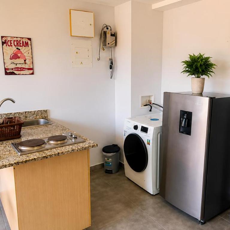 Cold AC-fast Wi-Fi-great location-Medellin fun - One-Bedroom Apartment - 17
