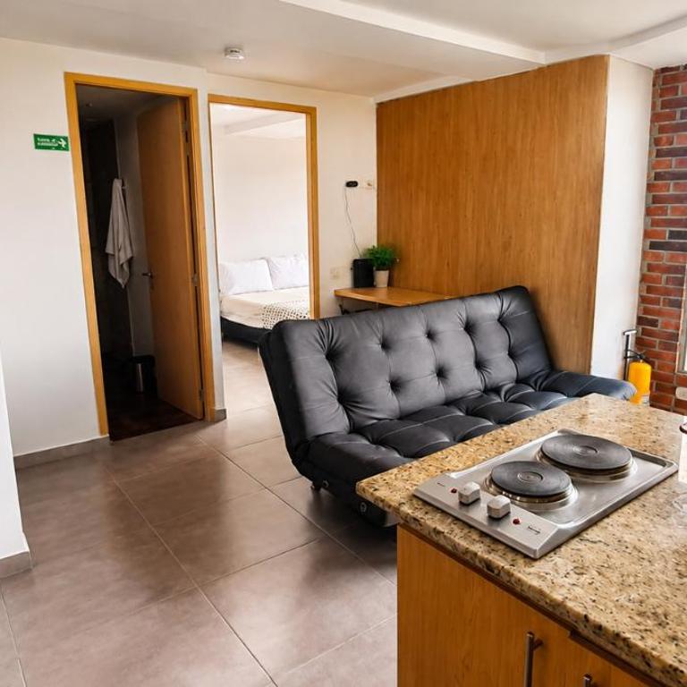 Cold AC-fast Wi-Fi-great location-Medellin fun - One-Bedroom Apartment - 15