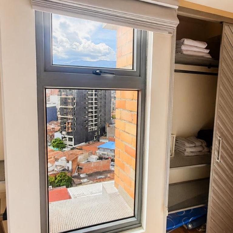 Luxury Laureles-LA 70-Medellin Stunner - One-Bedroom Apartment - 8
