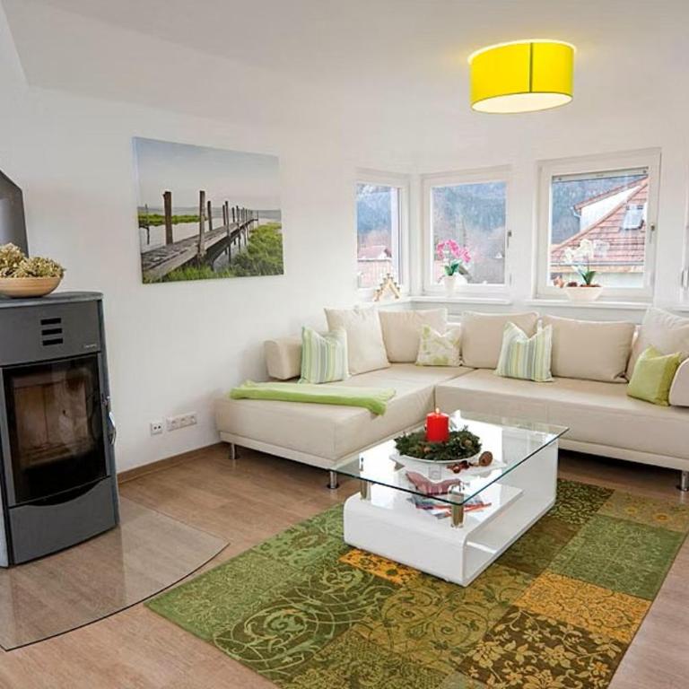 Ferienwohnung "Historische Villa" - Apartment mit Blick auf die Berge - 1