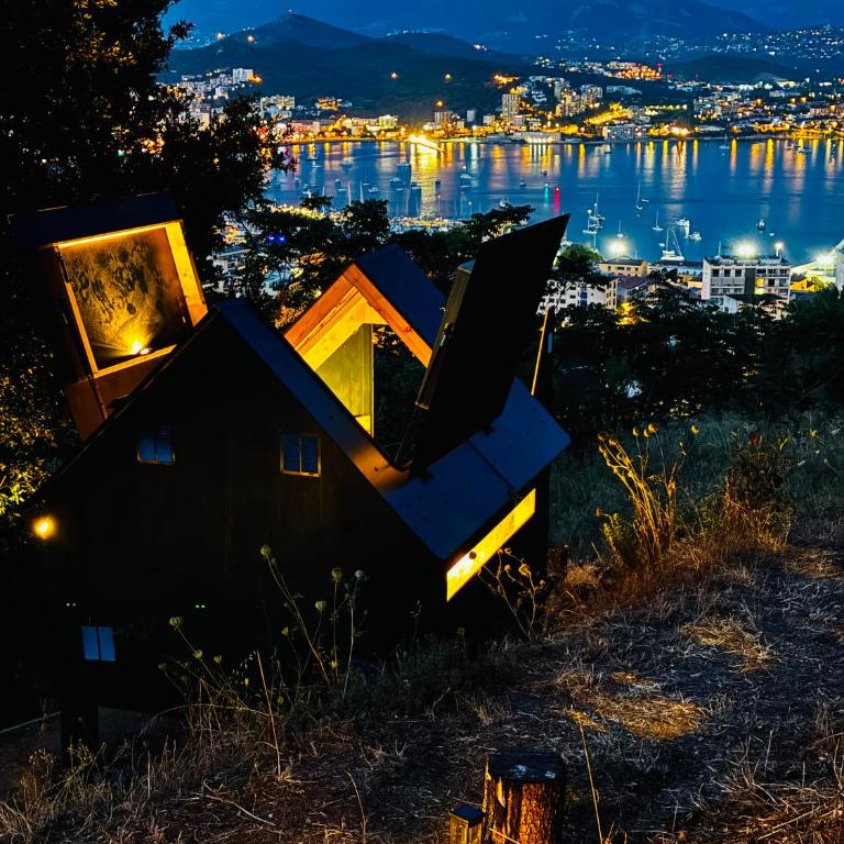 AJACCIO, Dormir sous les étoiles, cabanon à toit ouvrant, vue mer et montagne - Tienda - 1