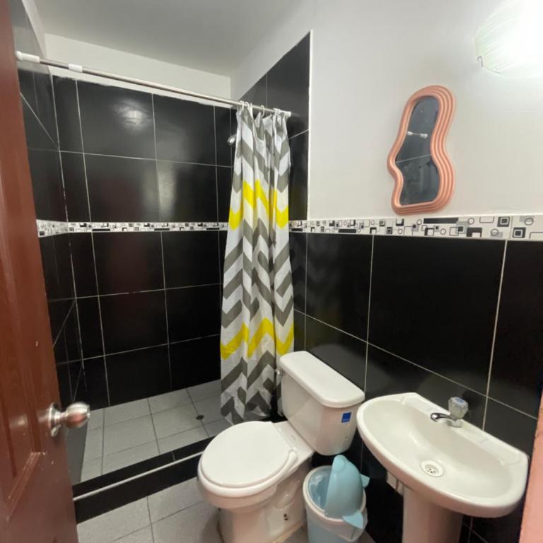 Hospedaje sur paracas - Habitación Triple con baño privado - 5