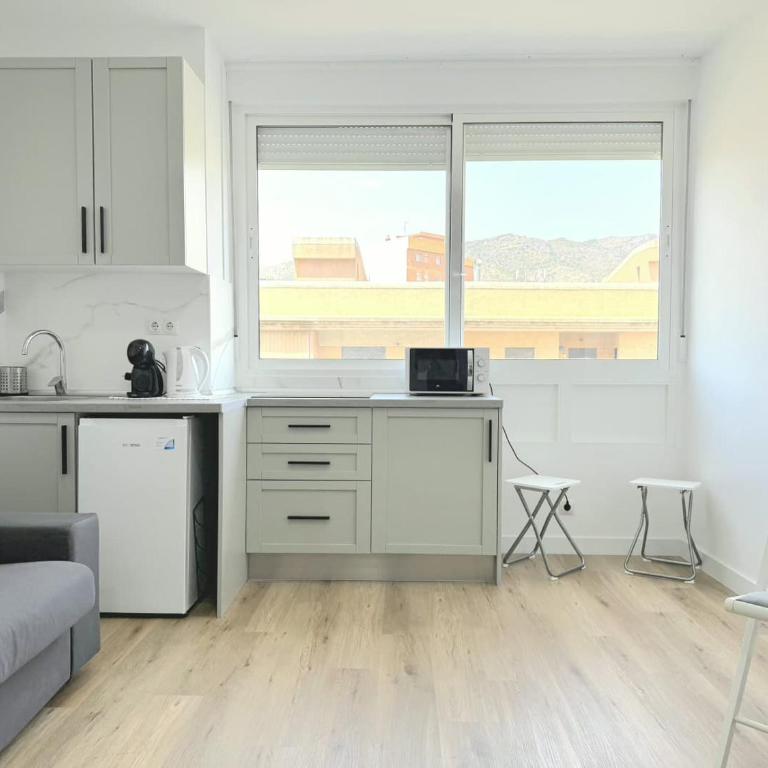 CENT7 - Central Studio with Seasonal Pool, AC and Lift - Torremolinos - Estudio - 16
