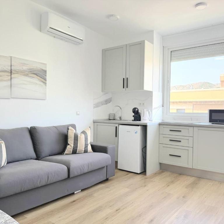 CENT7 - Central Studio with Seasonal Pool, AC and Lift - Torremolinos - Estudio - 17