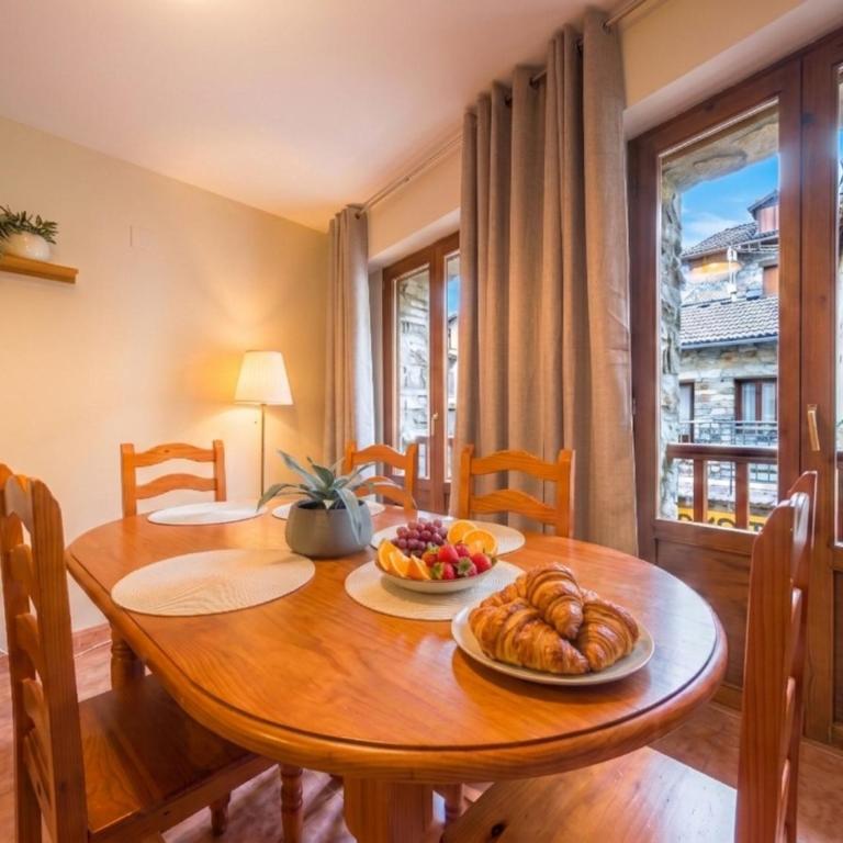 Ordesa Family Downtown & Relaxation Casa Domingo - Three-Bedroom Home - 20
