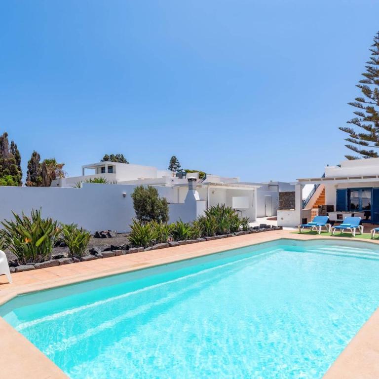 Villa Lomo Blanco by Villa Plus - Villa - 1