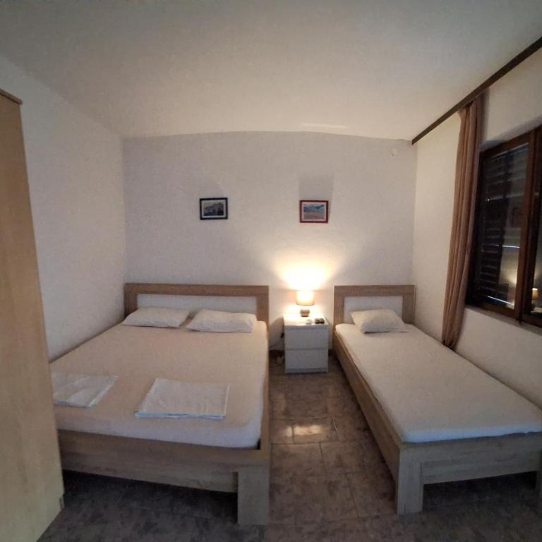Summer home Sutomore - Apartman s 2 Spavaće Sobe sa Balkonom i Terasom - 2