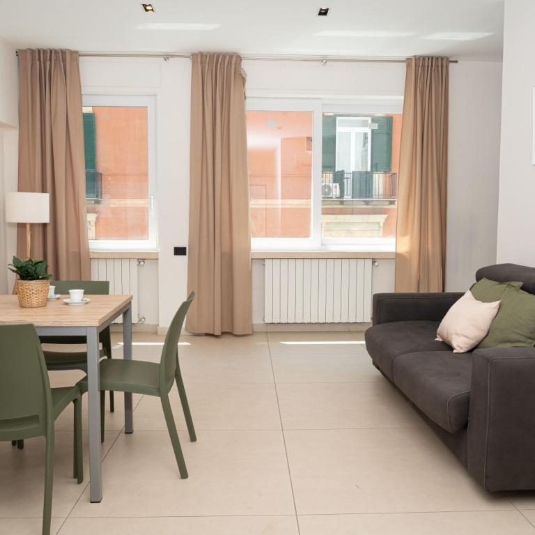Via Niccolò Tommaseo 4 - appartamento 2 - Apartment - 13
