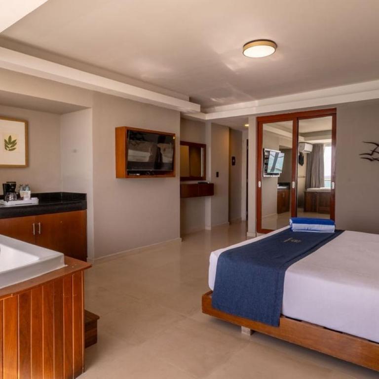Ocean Dream Cancun by GuruHotel - Deluxe Double Room with Bath - 3