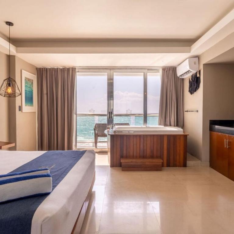 Ocean Dream Cancun by GuruHotel - Deluxe Double Room with Bath - 4