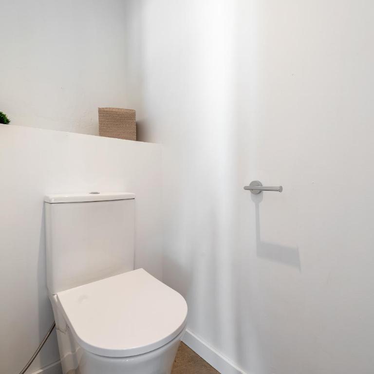 Atic Port Apartsuite con bañera y terraza Adults Only - Apartamento de 1 dormitorio - 10
