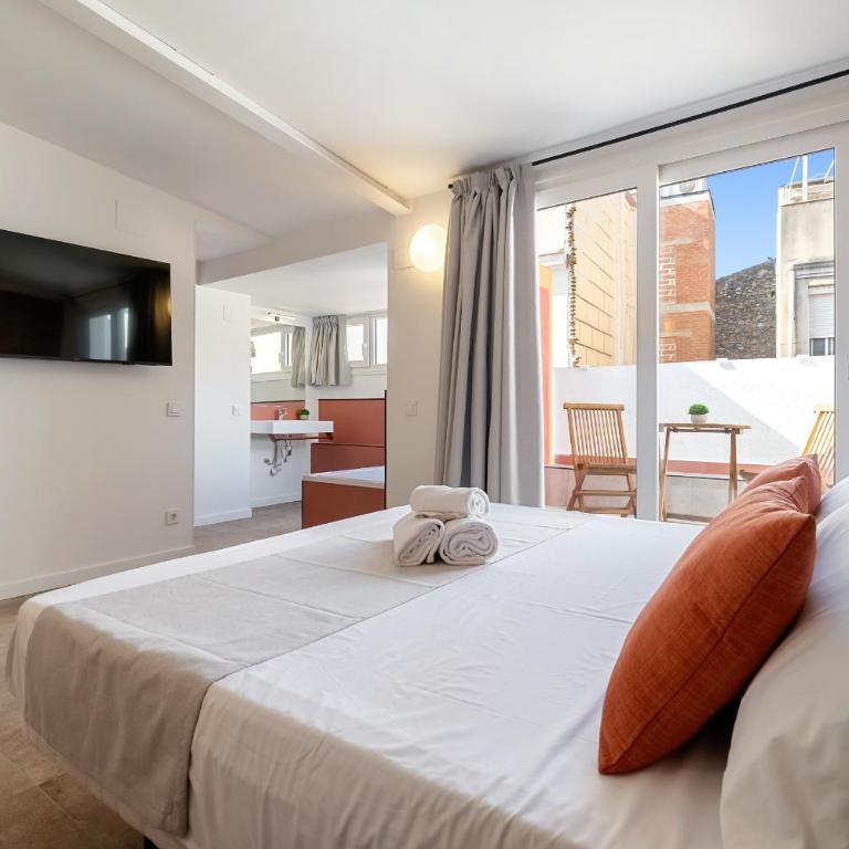 Atic Port Apartsuite con bañera y terraza Adults Only - Apartamento de 1 dormitorio - 4