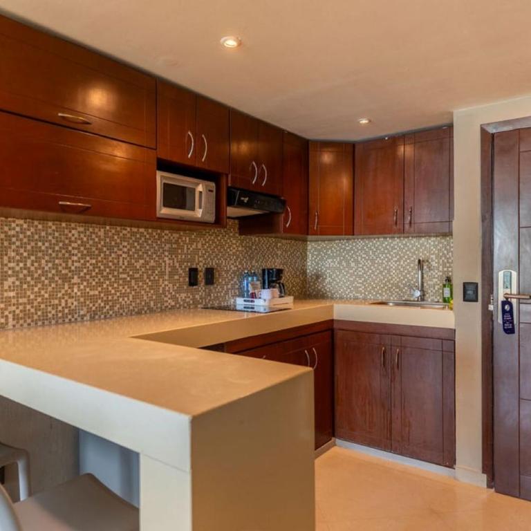 Ocean Dream Cancun by GuruHotel - Junior Suite with Hot Tub - 5