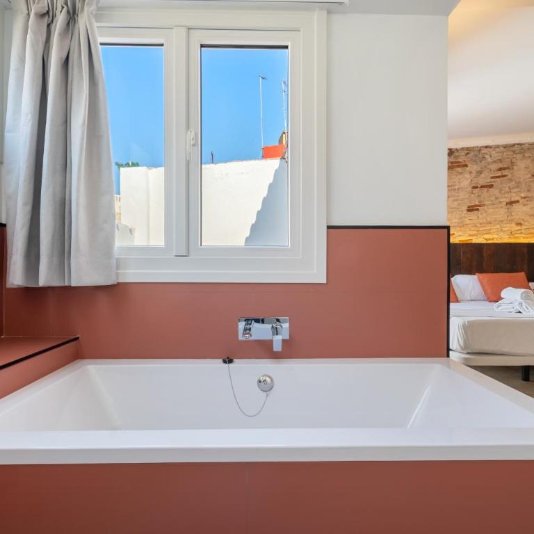 Atic Port Apartsuite con bañera y terraza Adults Only - Apartamento de 1 dormitorio - 13