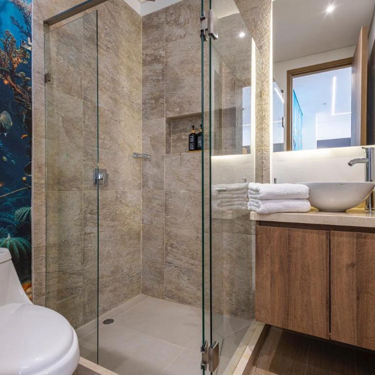 BEACHFRONT Condo - FREE Airport pick up - MURANO Centro - 5 MIN FROM WALLED CITY - Two-Bedroom Apartment - 23