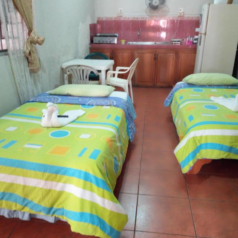 Hostal Miconia - Habitación Familiar con ducha - 2