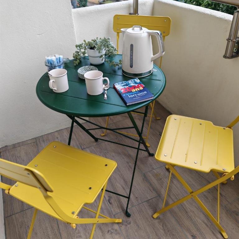 Le Vintage 4 étoiles et La Cabane 3 étoiles jusqu'à 9 personnes - Appartement avec Vue et Balcon - 35