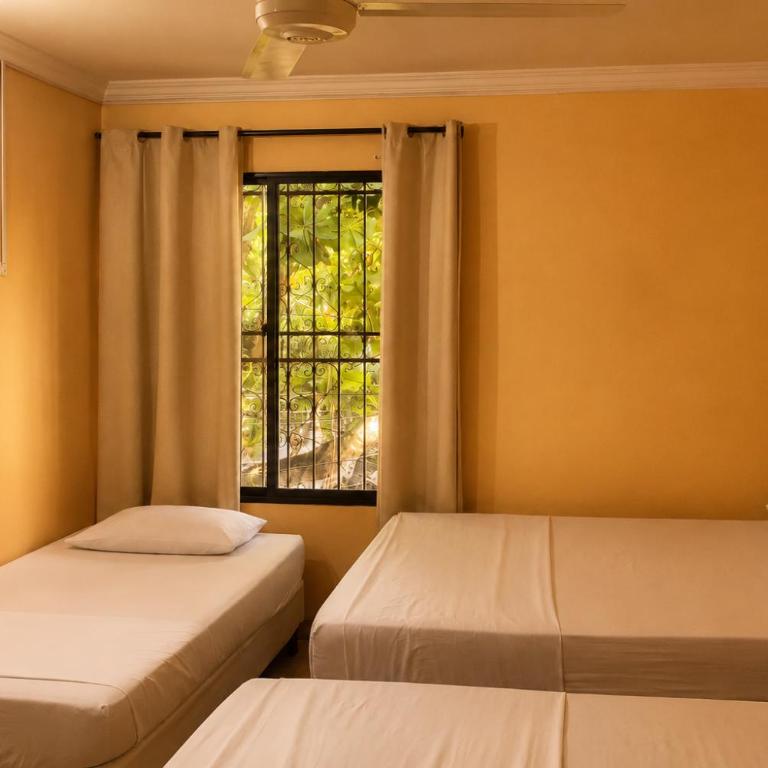 Hostal Cartagonova - Habitaciones privadas y amplias cerca a zonas turísticas - Family Room with Private Bathroom - 3